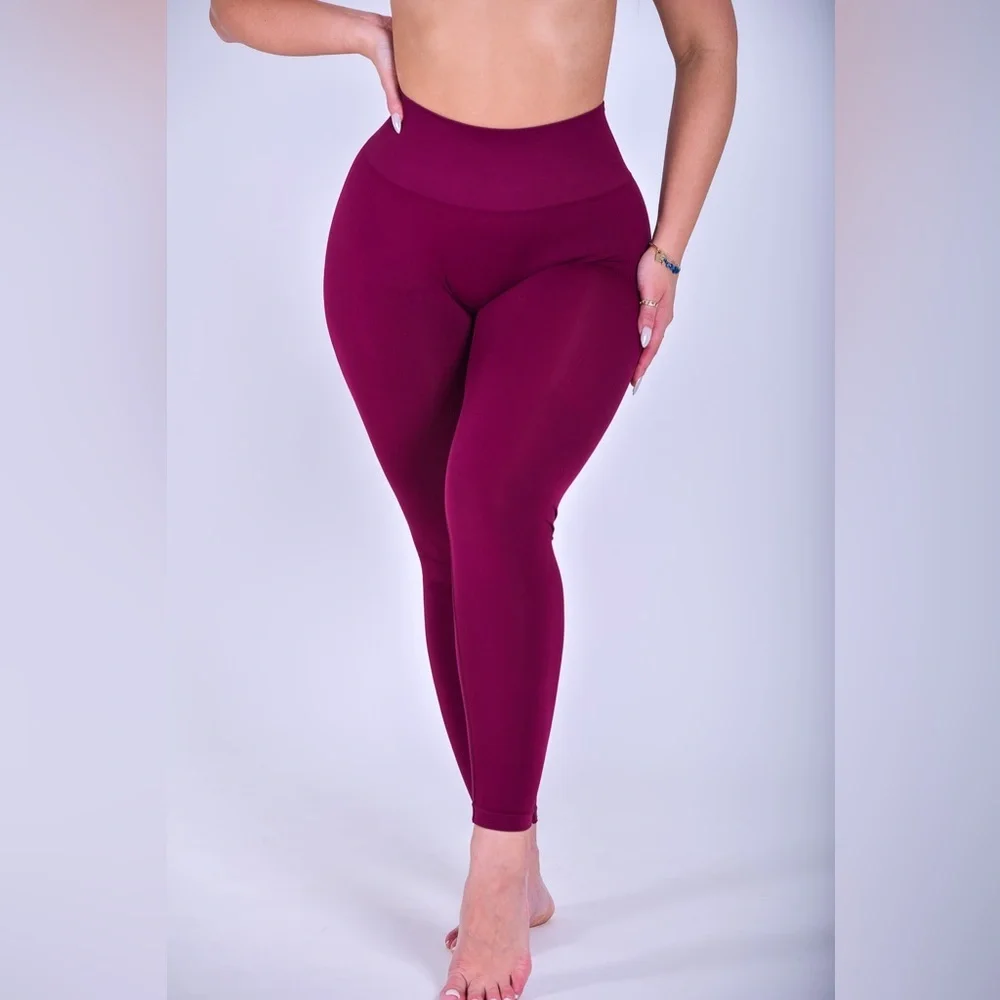 CLS Sportswear Custom High Waist Scrunch Butt
Leggings BRAND NEW NEVER WORN XL - Picture 2 of 3